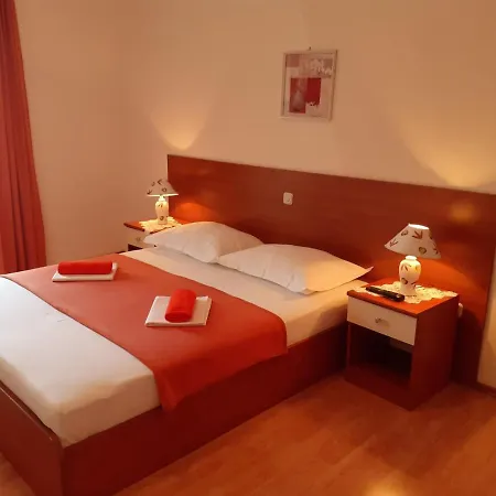 5 Kristinka Gujinovic Apartment Gradac (Split-Dalmatia)